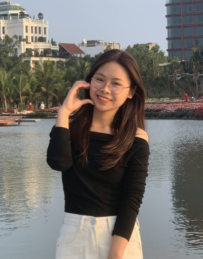 Cô Hoàng Thị Hương Giang